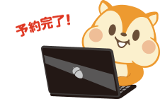 旅行予約をするモッピーくん