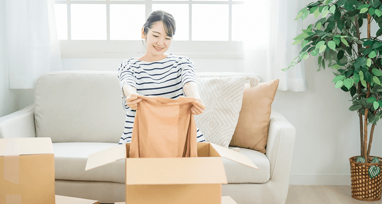 不用品を整理しているイメージ写真